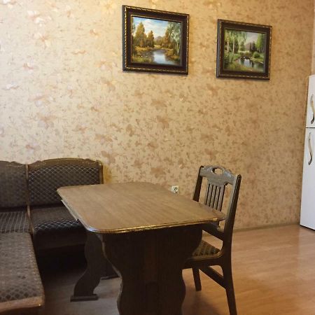 Затишна квартира в центрі міста Тернополь Экстерьер фото
